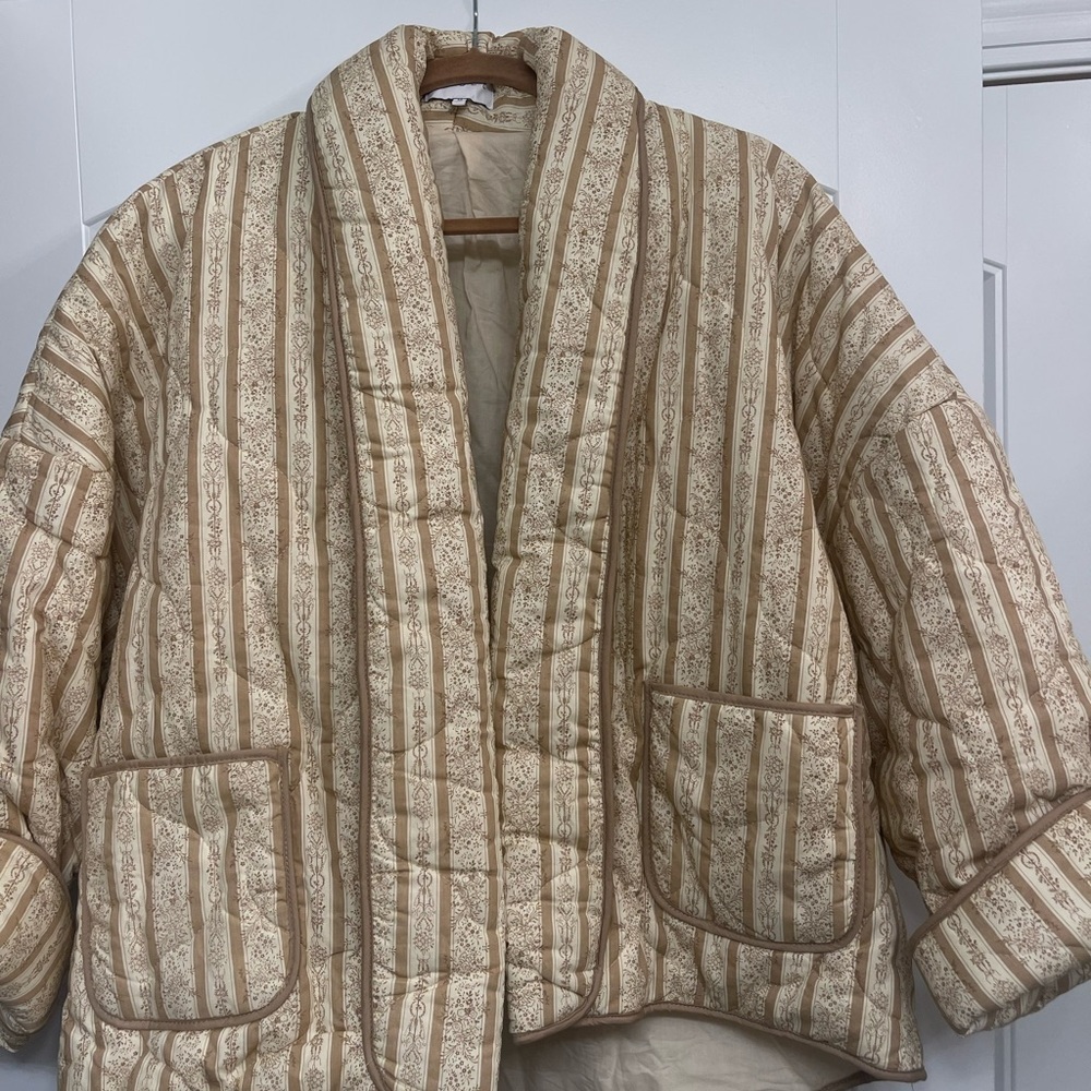 From shop your darling boutique. New. 
Brand MABLE Size M ( fits over sized) - Picture 5 of 5